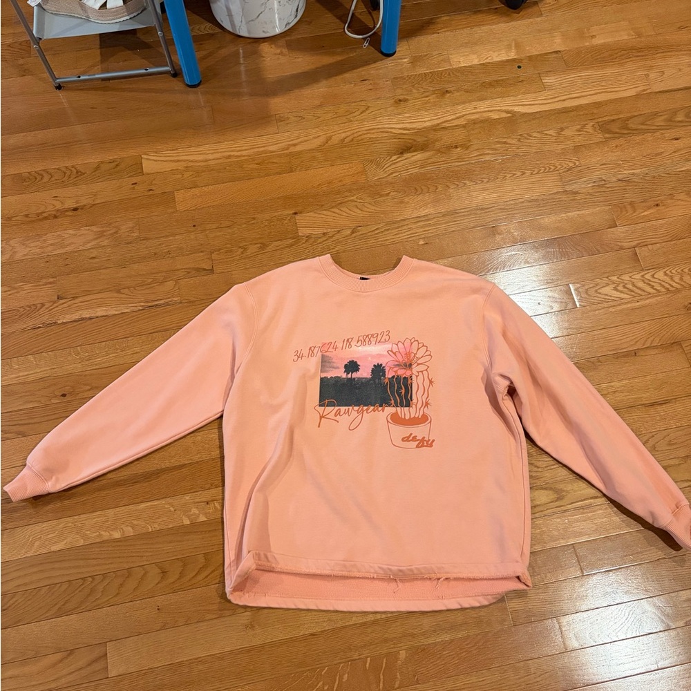 kangaROOS Men's Peach Graphic Crewneck Sweater